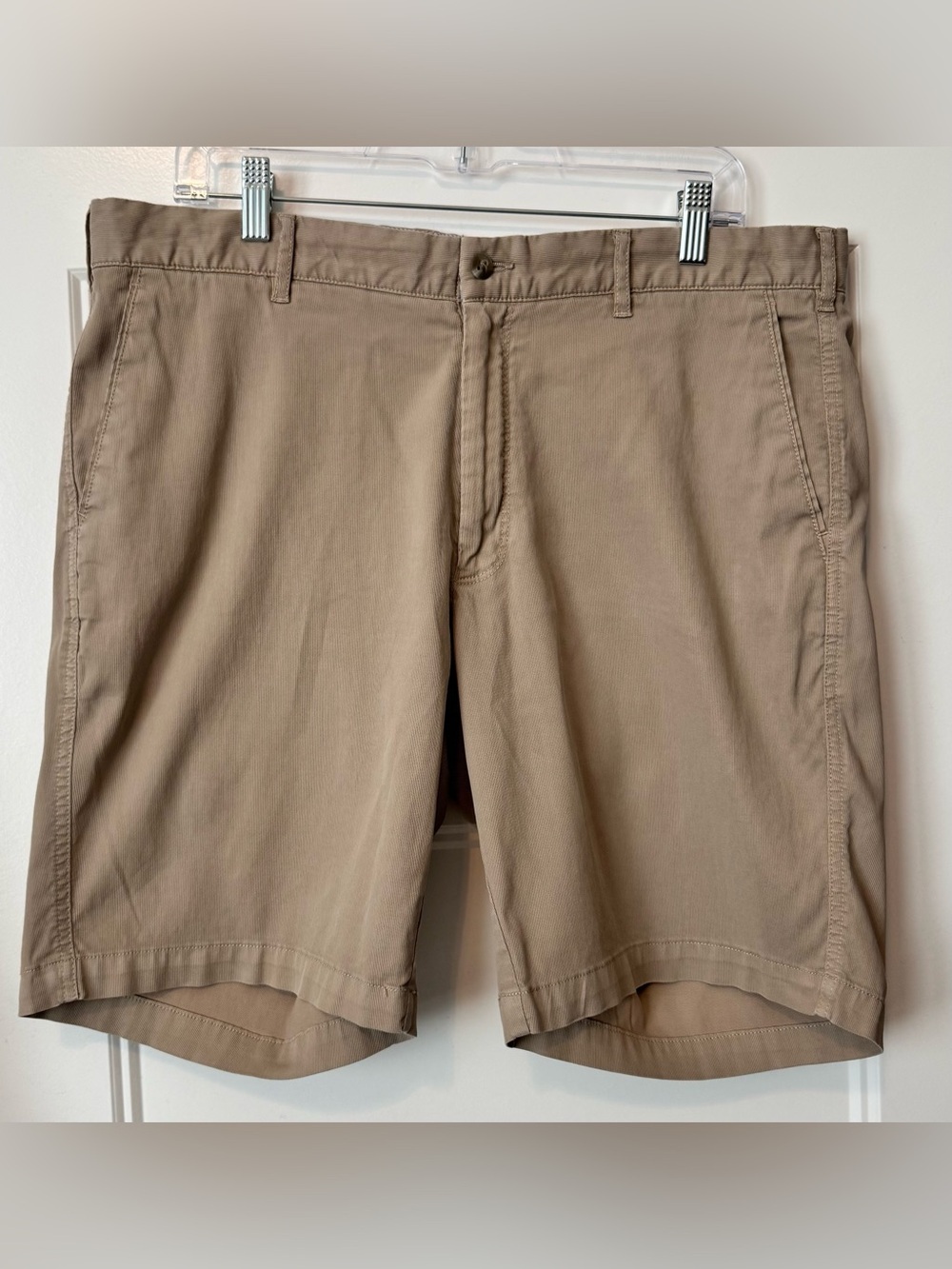 Peter Millar Men's Khaki Chino Golf Shorts Size 36 Classic Flat Front Beige